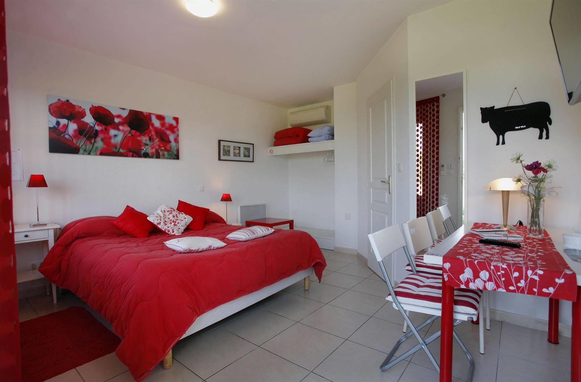 Logis Corintel Bordeaux Est 3* Tresses